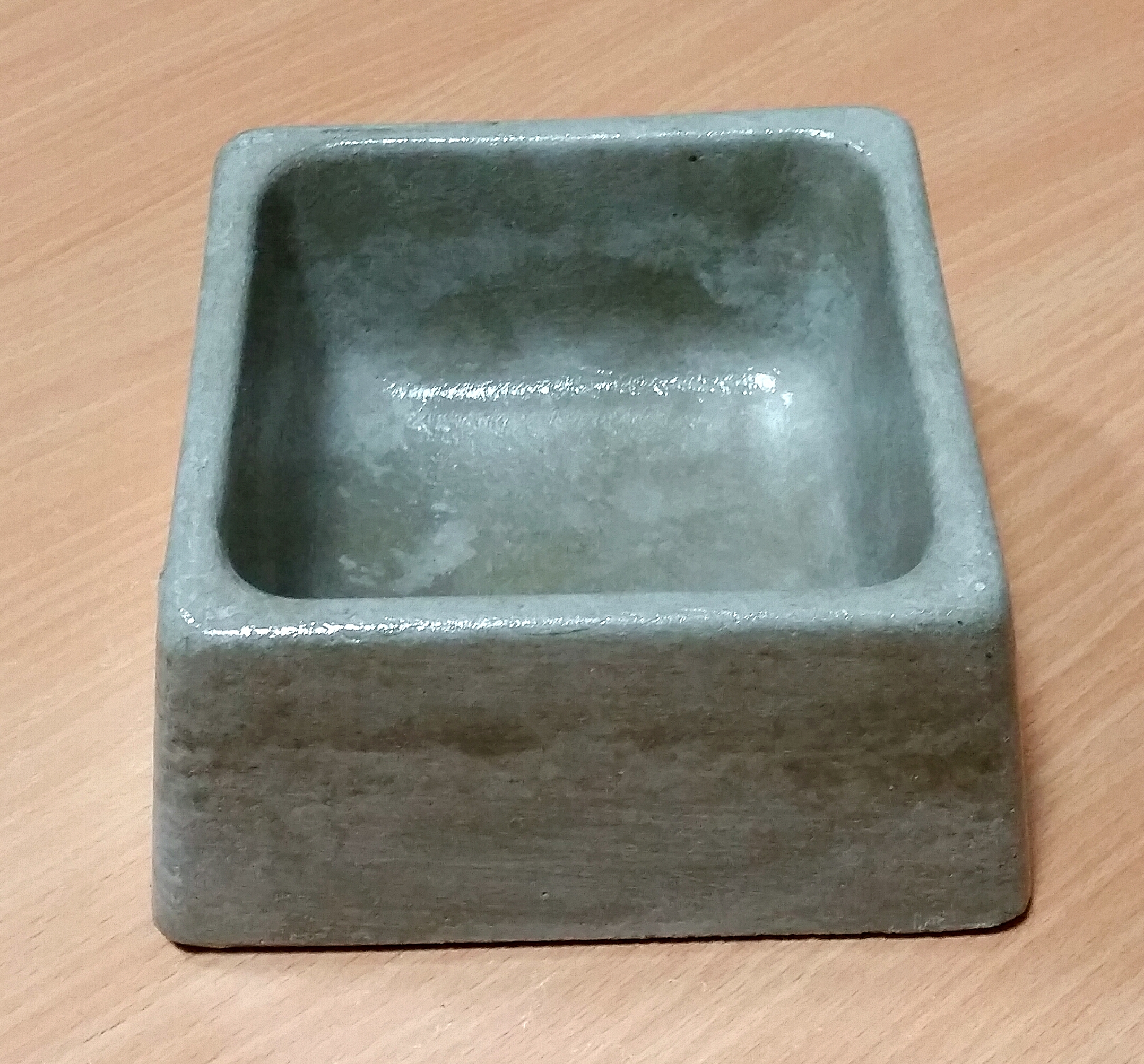Betonová čtvercová miska  600ml 155x155x75 >